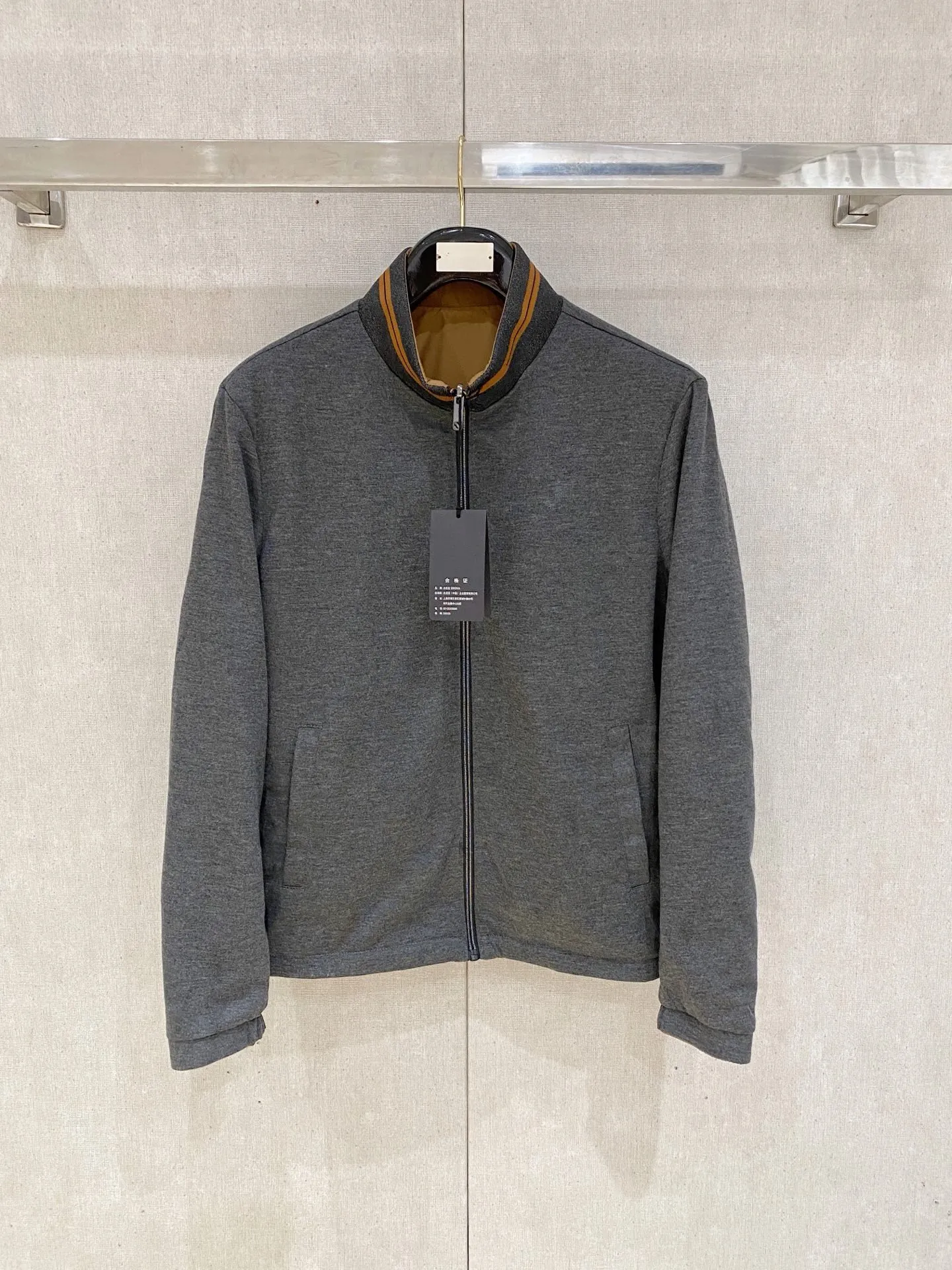 ZEGNA ✅ ： ， ， ； ， 。 ， ， 。 ✅ ：Classic ， ， ， ， 。 ✅ ： ， ， ； ， logo， ， 。 ： 、Cream White、Black。 ✅ ： ， ， ， 、 、 ， Versatile 。 Sizes：M-4XL